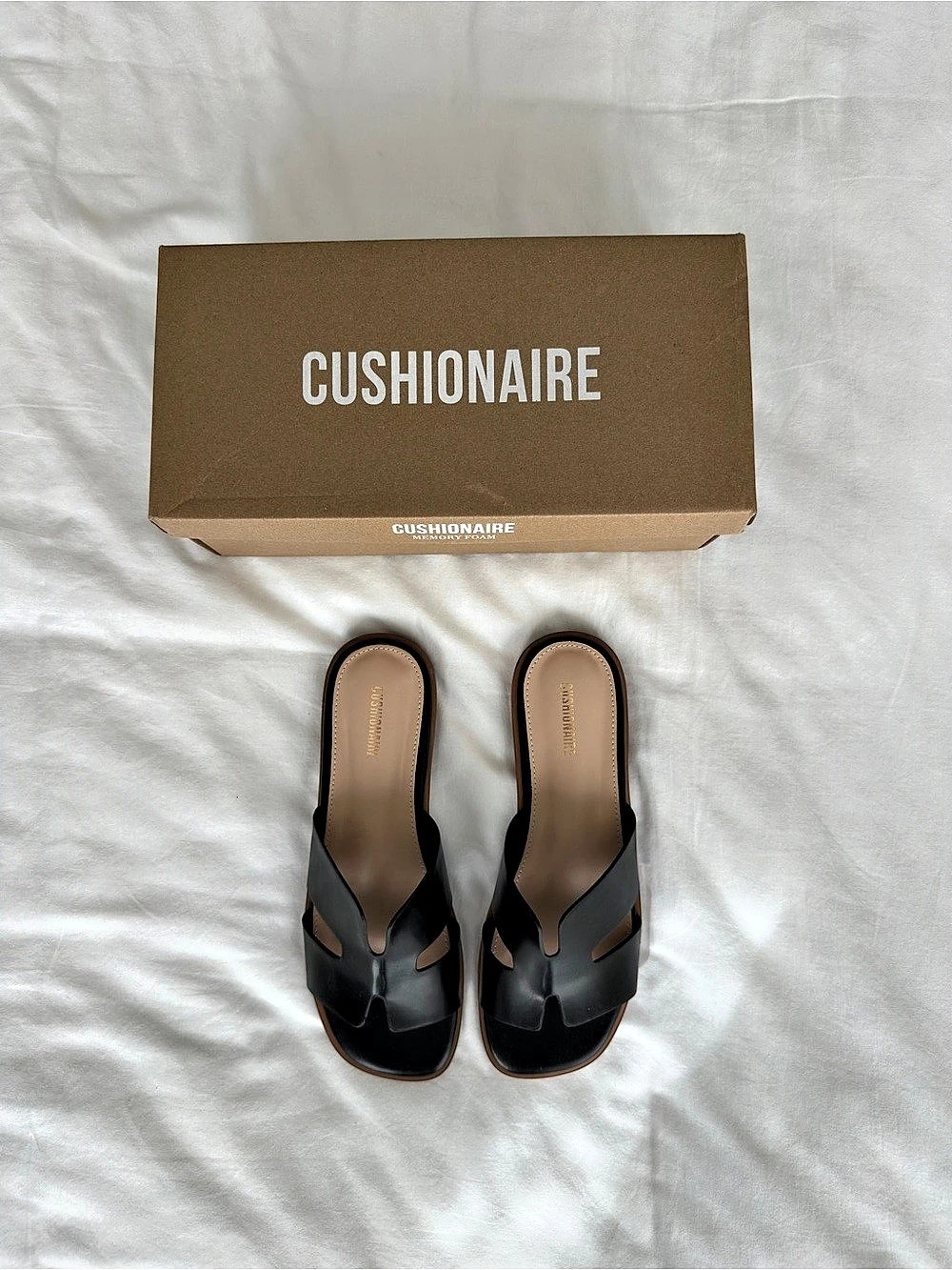 Cushionaire Black Memory Foam Slide-on Sandals